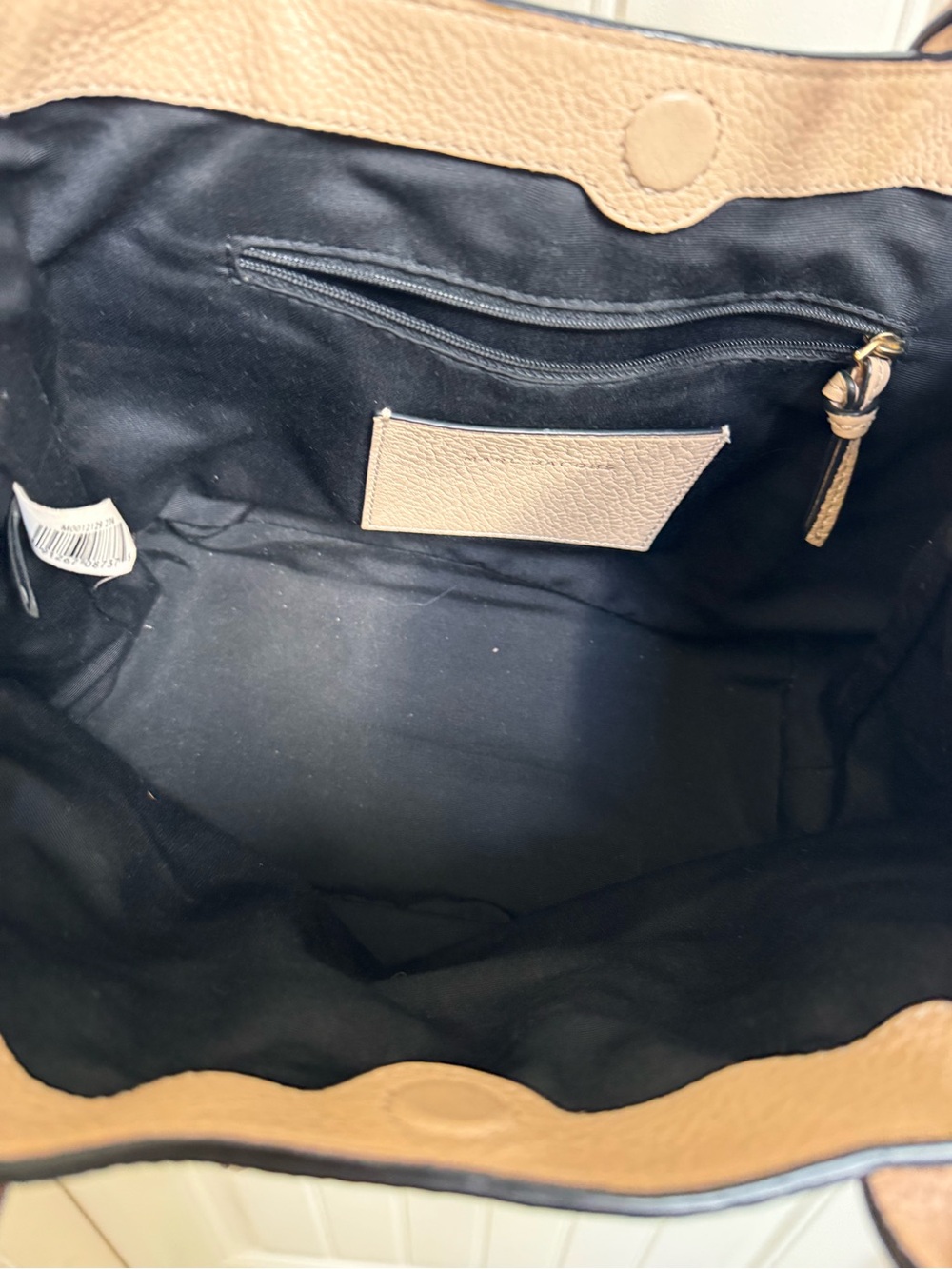 Marc Jacobs The Anchor Purse in Light Beige. 10” by 8” by 5.5” - Picture 10 of 12